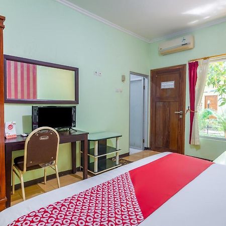 Oyo 3749 Hotel Global Inn Syariah Sedati Dış mekan fotoğraf