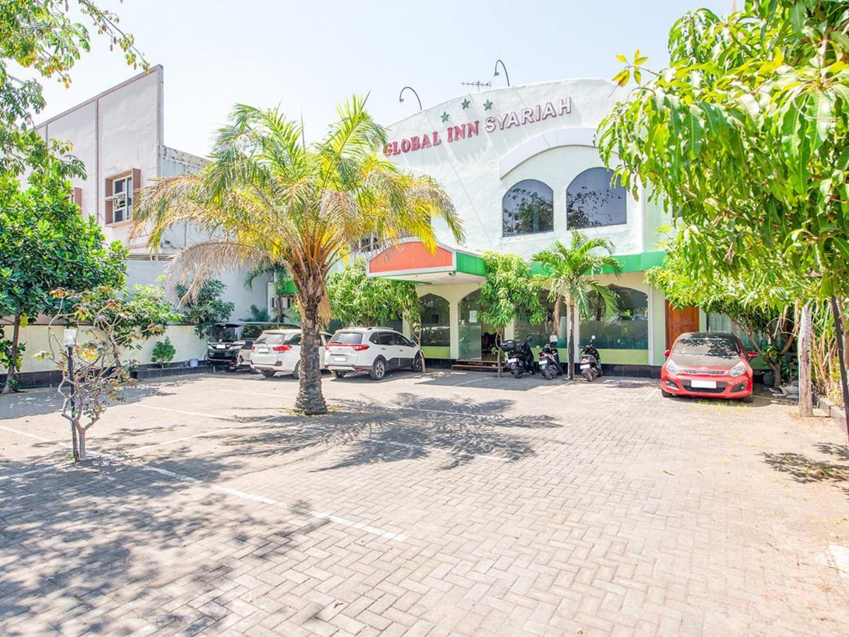 Oyo 3749 Hotel Global Inn Syariah Sedati Dış mekan fotoğraf